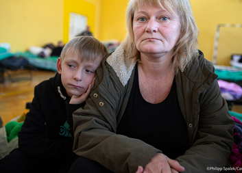 Історія з кордону: Таня з молодшим сином втекла до Польщі, старший залишився з батьком в Україні