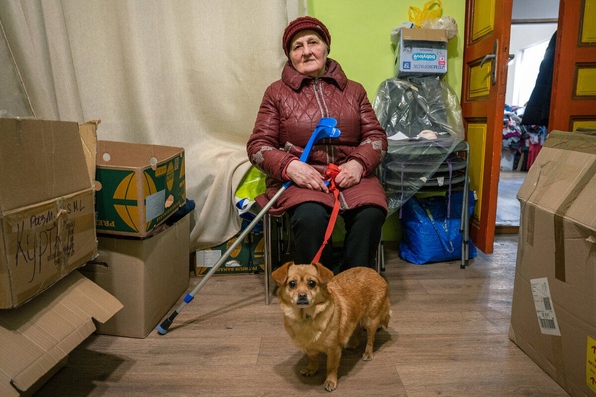 Любов – одна з внутрішньо переміщених осіб на західній Україні Любов – одна з внутрішньо переміщених осіб на західній Україні