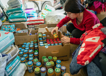 Гуманітарна допомога для 1500 переселенців. Карітас Чехія починає новий проект