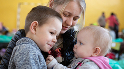 Розповідь біженки: Ми їхали 20 годин у переповненому потязі. Ми спали де могли