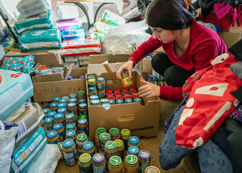 Рік нашої допомоги Україні: Як Карітас Чеської Республіки підтримує людей, які постраждали від російської агресії?