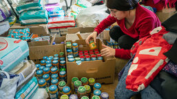 Рік нашої допомоги Україні: Як Карітас Чеської Республіки підтримує людей, які постраждали від російської агресії?