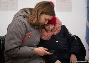 Історія біженки: вона їхала з дітьми 15 годин у переповненому потязі без їжі та напоїв