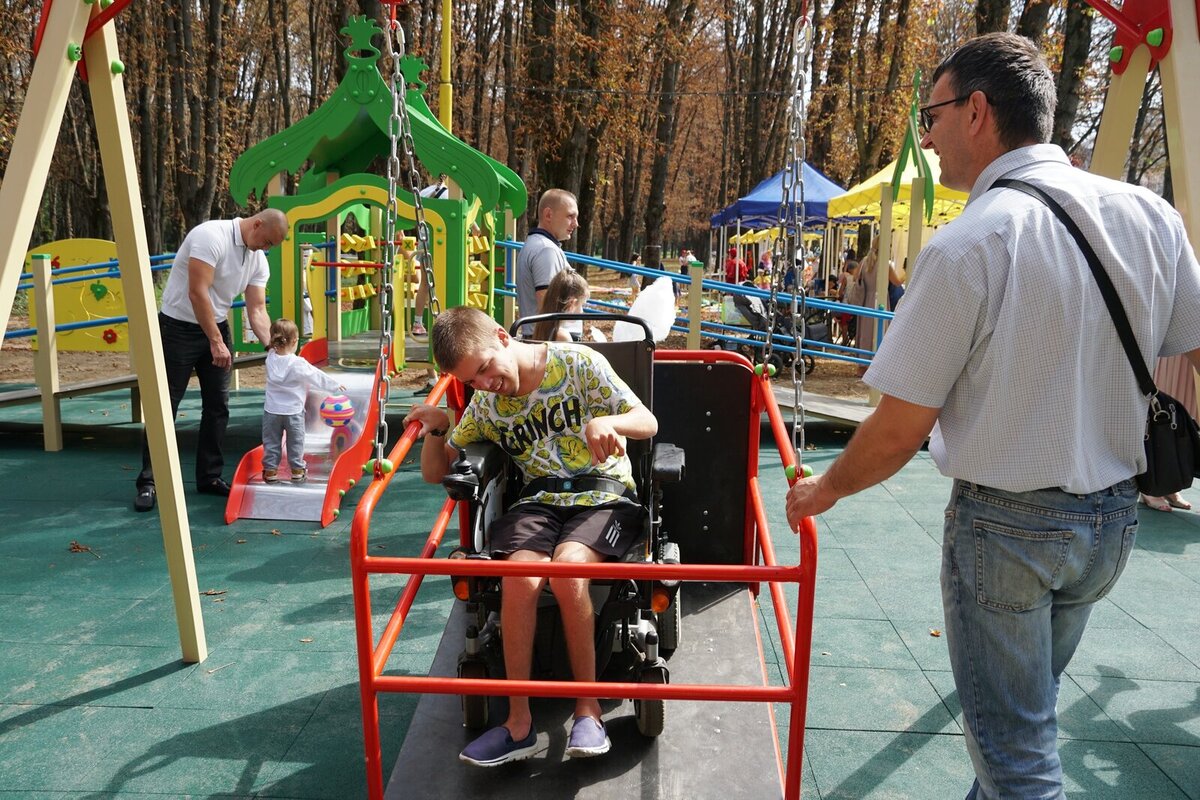 The first barrier-free playground in Bozdosh Park in Uzhhorod The first barrier-free playground in Bozdosh Park in Uzhhorod