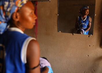 5 способів впливу криз та конфліктів на жінок у всьому світі