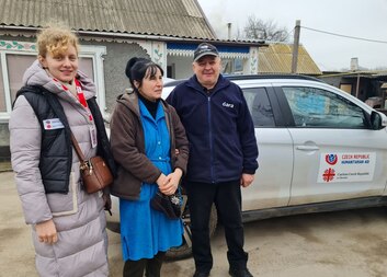 How is Caritas Czech Republic helping to rebuild war-damaged housing in Ukraine