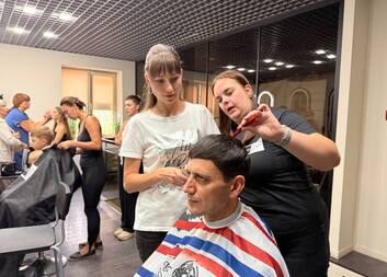 Crucial skills for starting a new life. Caritas Czech Republic provided study grants to 45 war-affected Ukrainians