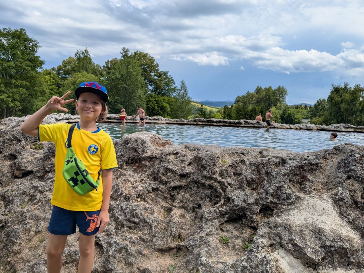 Під час канікул Клим займався карате і ходив на плавання Під час канікул Клим займався карате і ходив на плавання