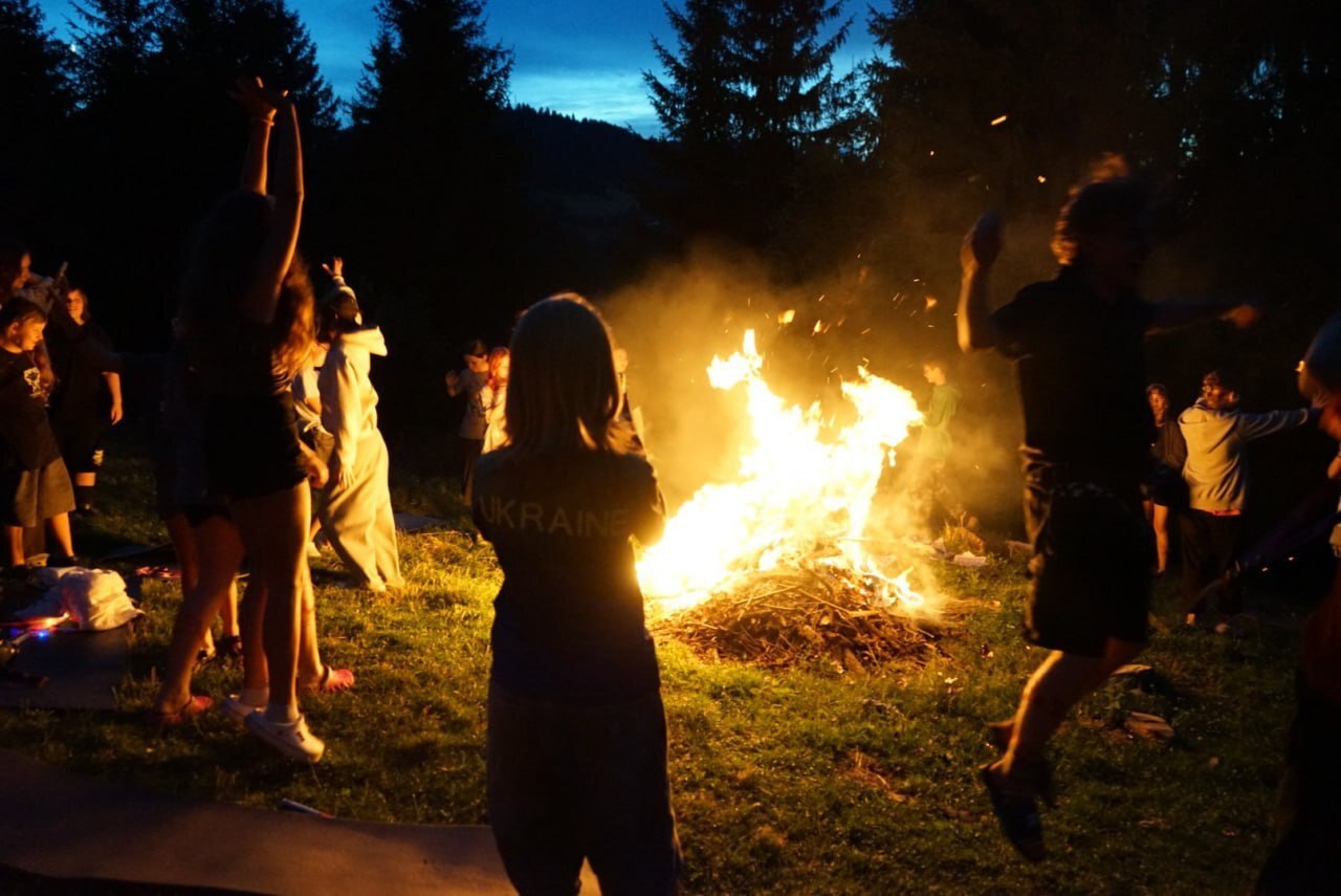 Олександра відпочивала з однолітками в таборі Олександра відпочивала з однолітками в таборі