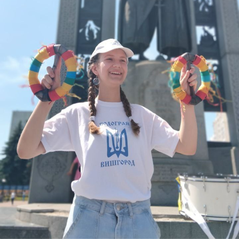 Софія грає в оркестрі Софія грає в оркестрі