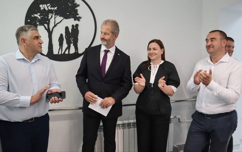 Jiří Borcel, Consul General of the Czech Republic, attended the opening of the Mental Health Centre.