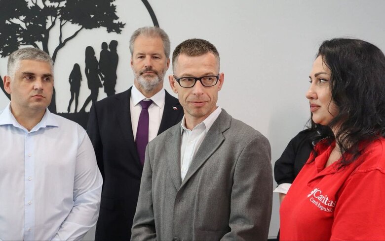 присРегіональний менеджер Департаменту гуманітарної допомоги та співпраці в галузі розвитку Caritas Czech Republic Євжен Дивіш висловив вдячність партнерам і побажав лікарям продуктивної роботи